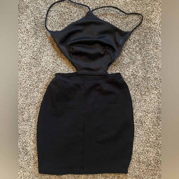 Backless Black Mini - Picture 2 of 3